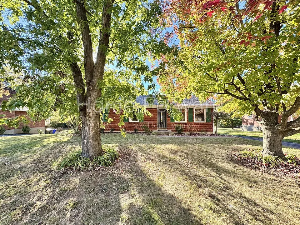 1042 Della Dr