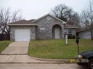 2828 Beaty Ct, Fort Worth, TX 76112