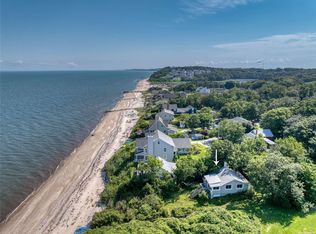 888 Sound Shore Rd, Riverhead, NY 11901