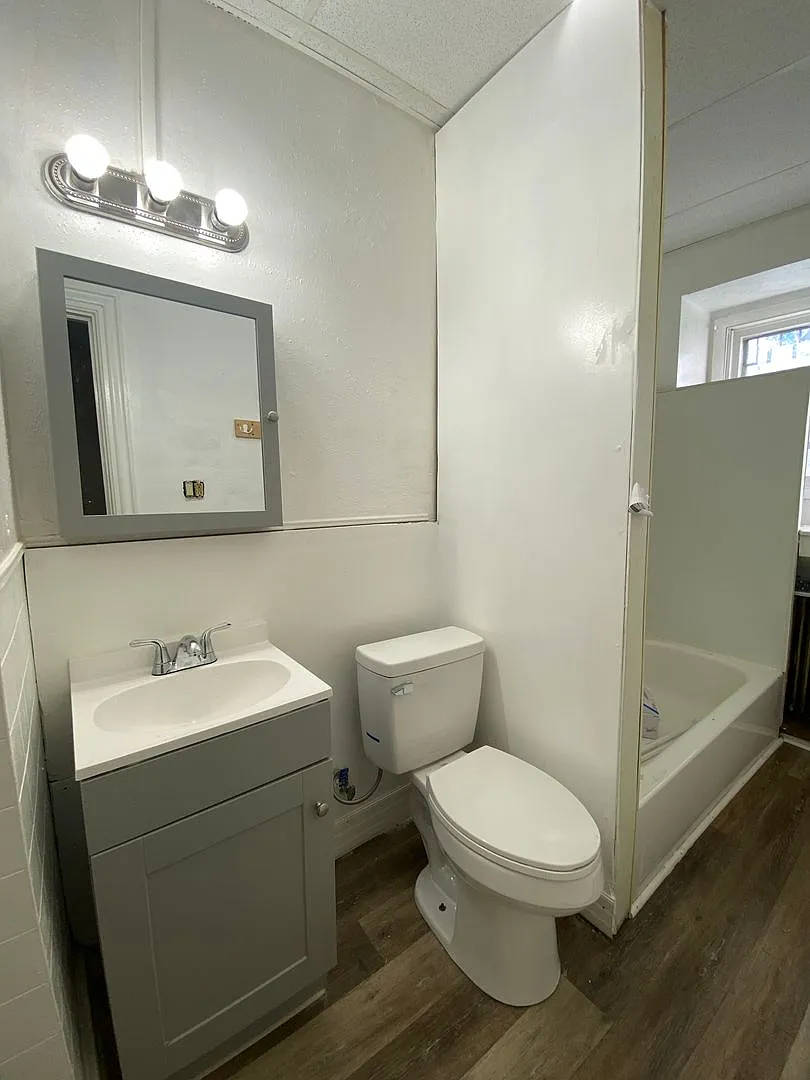 228 W Vine St — Photo 3