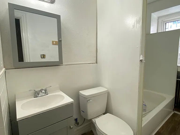 228 W Vine St — Photo 5