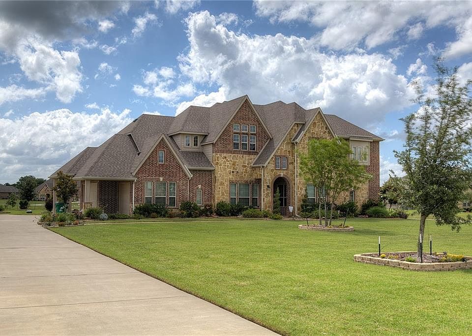 1st image of 1223 Artesia Ln