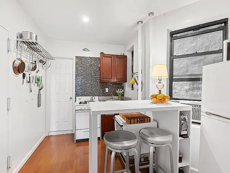 117 Henry St #16 — Photo 6