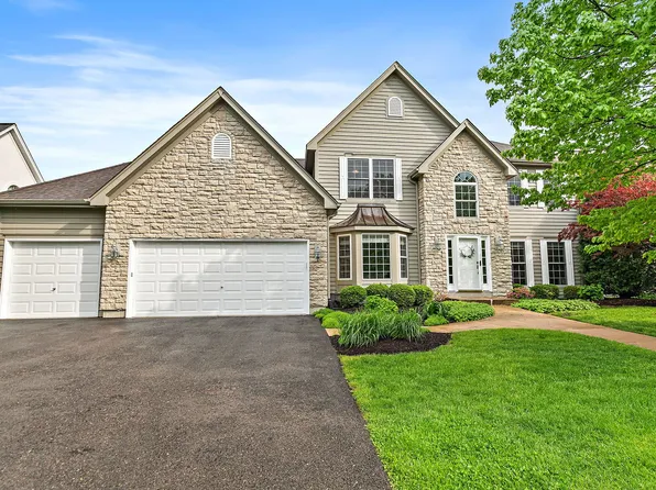 40W017 Carl Sandburg Rd, St Charles, IL 60175