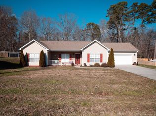 1784 Riverstone Dr, Lincolnton, NC 28092