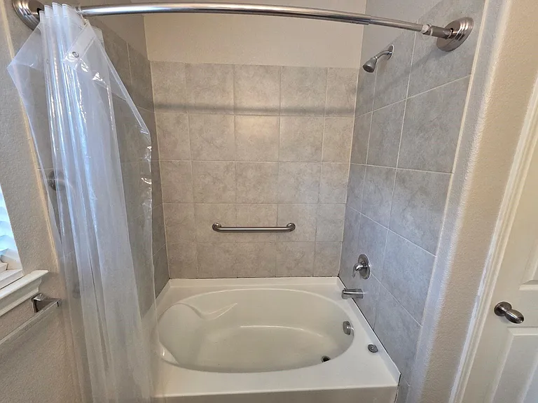 20714 Southern Woods Dr — Photo 18