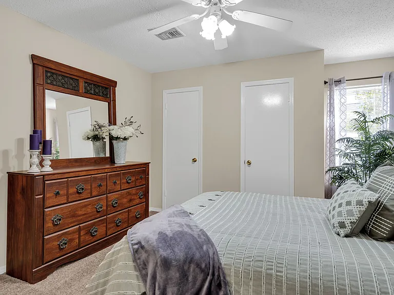 Woodlake Apartments — Photo 14