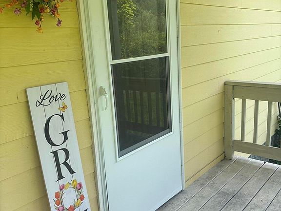 3rd image of 144 Kitty Cole Ln