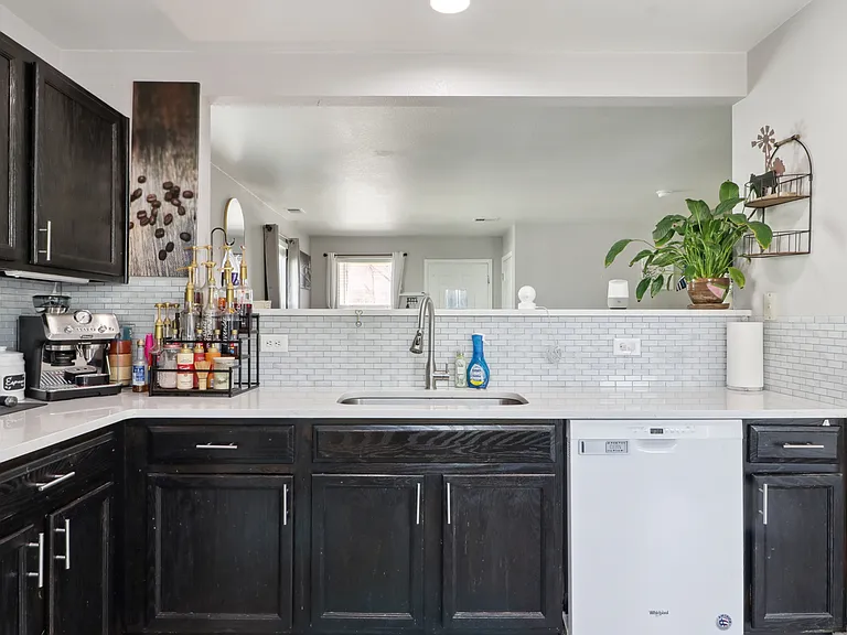 765 Mockingbird St — Photo 8