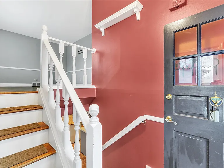 978 Panorama Dr — Photo 5