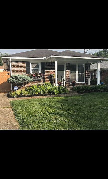 New roof/newly painted ext:
