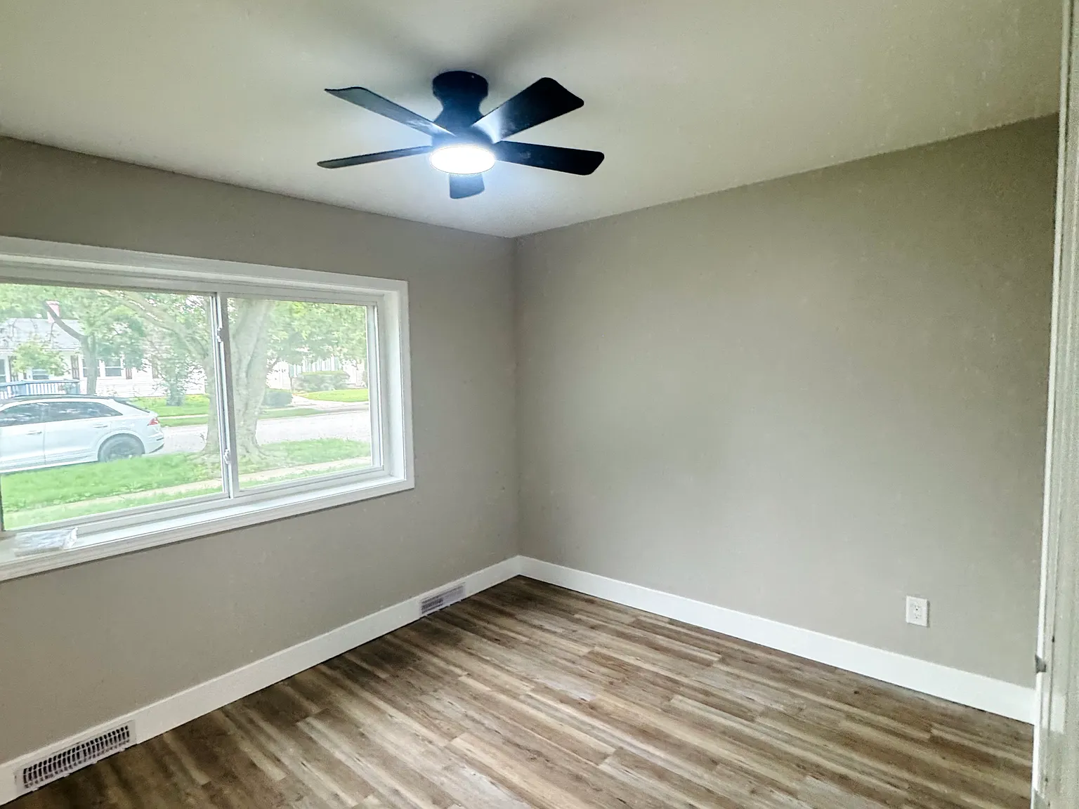 4 bed, 1600 sqft, $2,550 — Photo 3