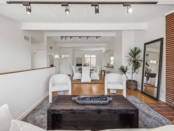 4th image of 488 Chapman Drive