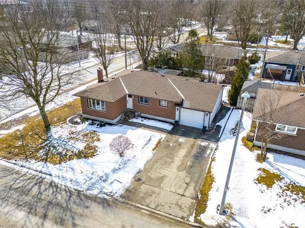 204 Irvine St, Centre Wellington, ON N0B 1S0