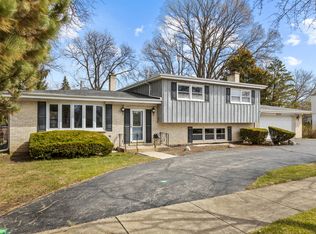 410 W Kirchhoff Rd, Arlington Heights, IL 60005