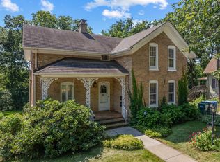513 2nd St, Baraboo, WI 53913