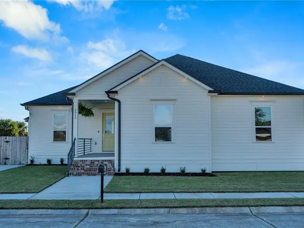 3513 Gallo Dr, Chalmette, LA 70043