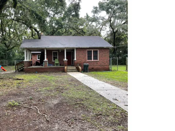6040 Hilburn Rd, Pensacola, FL 32504