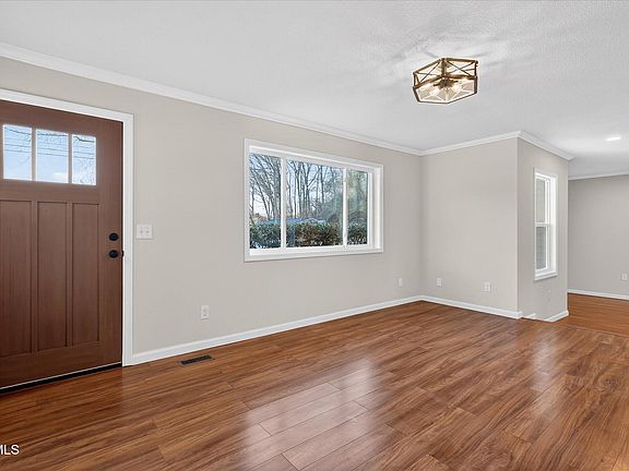 5th image of 106 Salem Dr