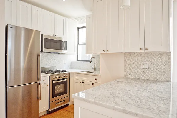 Rented by Bold New York | media 24