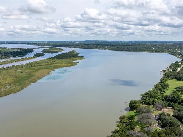 5980 Field Ct, Granbury, TX 76048