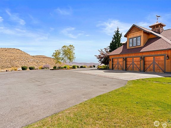 3rd image of 721 Selah Ridge Drive