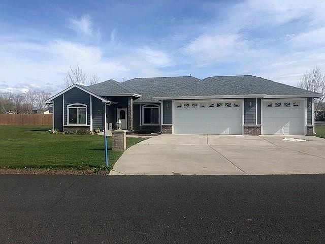 1st image of 18 Sterling Ln