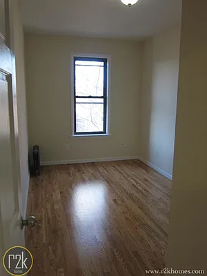 Rented by Realty 2000 Corp | media 5