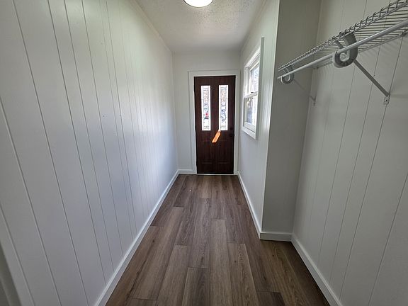 3rd image of 231 Tindolph Ave N