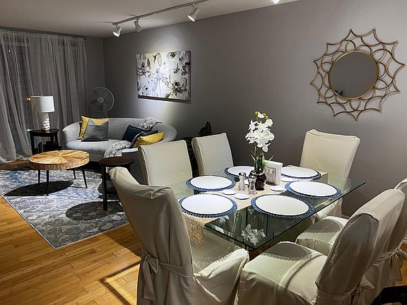 Dining room / Living room