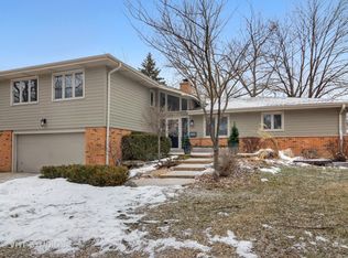 113 N Regency Dr E, Arlington Heights, IL 60004