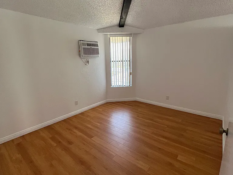 10234 Tujunga Canyon Blvd #301 — Photo 12