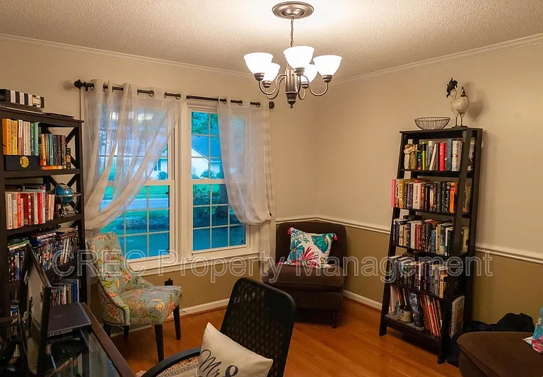 114 Queensbury Cir — Photo 12