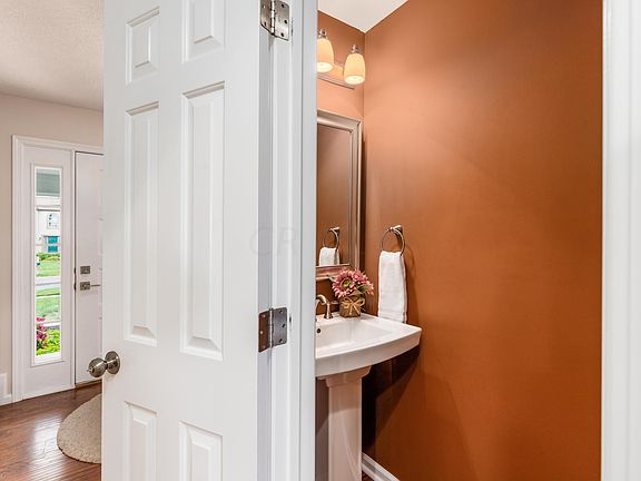 5th image of 5797 Cloverdale Dr