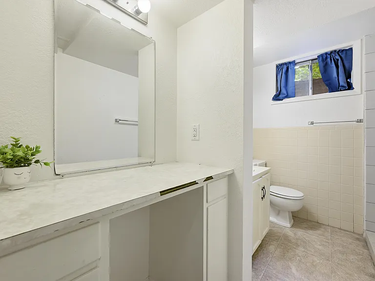 532 S Union Blvd — Photo 16