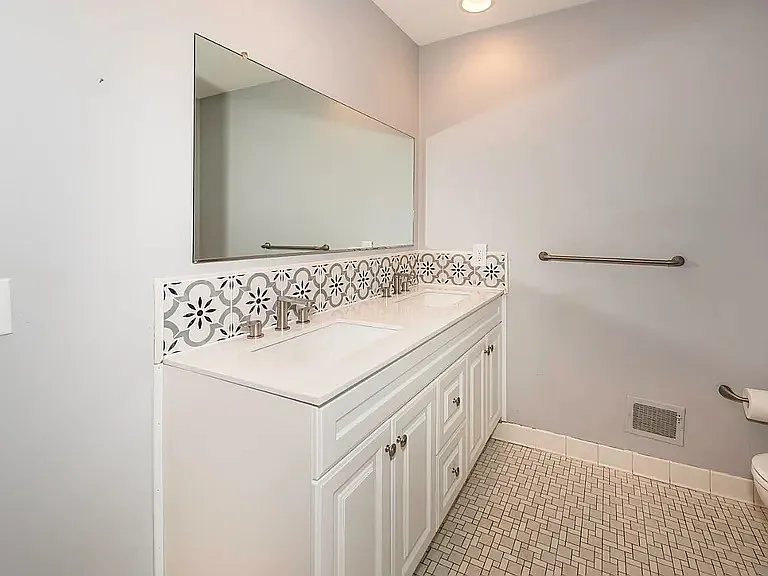 1358 Arroyo Dr — Photo 10