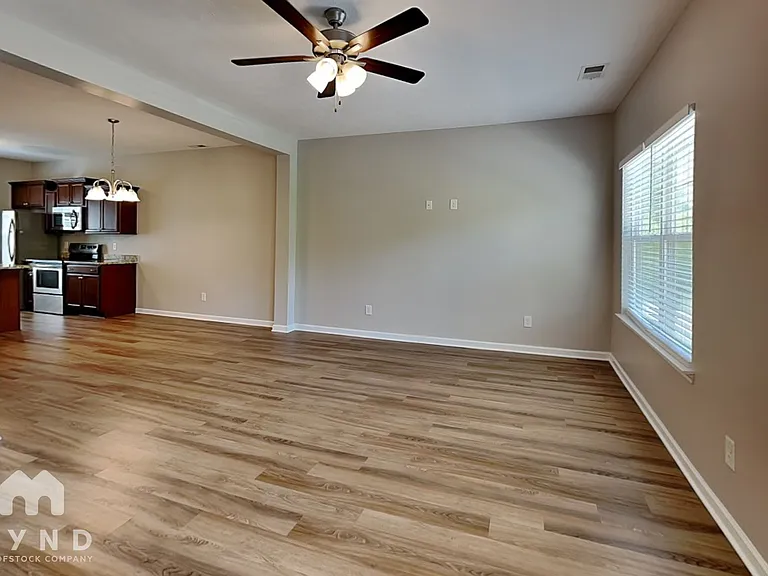 302 Negri Ct #1 — Photo 4