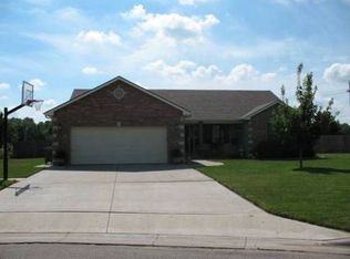 2353 Aidan Ct, Salina, KS 67401