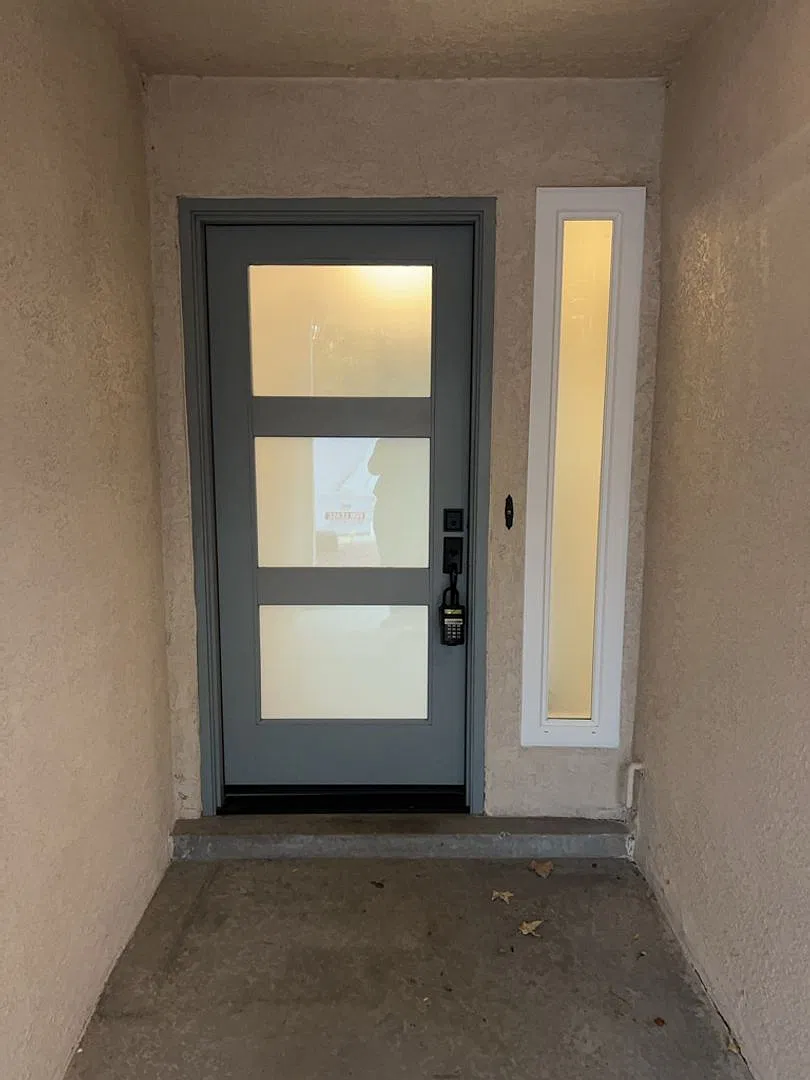 2-bedroom, 2-bathroom home located in the vibrant city of Albuquerque — Photo 2