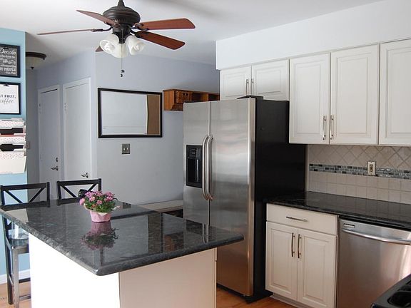 Eat in Kitchen with island