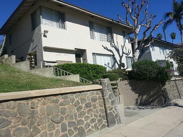 1st image of 1654 Huntington Dr APT D