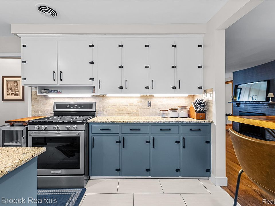 171 S Glengarry Rd, photo 8