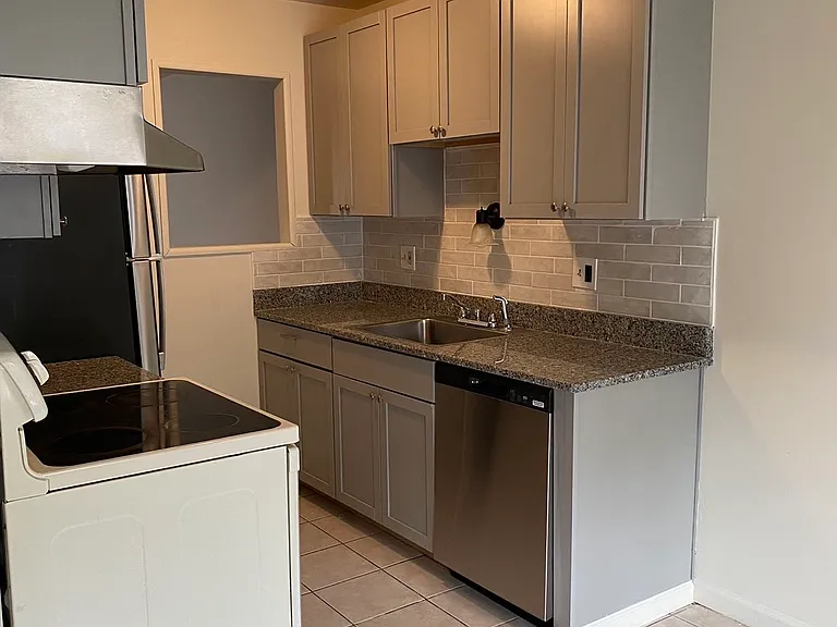 3015 Debra Ct — Photo 2