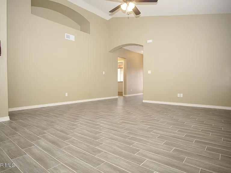 14364 Tobe Davis — Photo 4