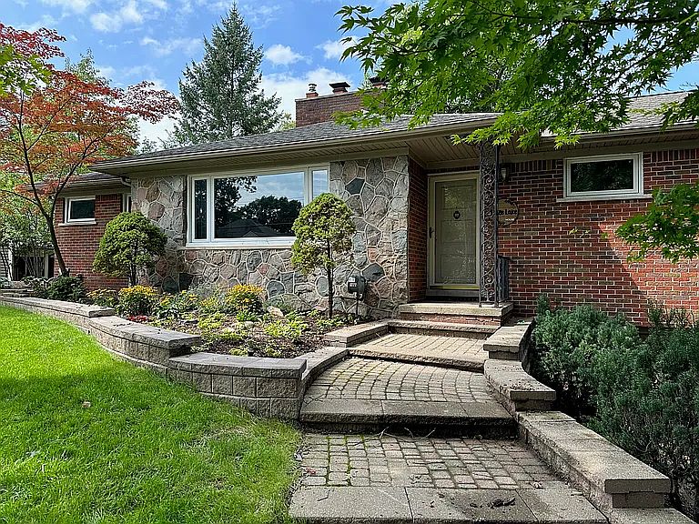 1st image of 1700 Hamilton Dr