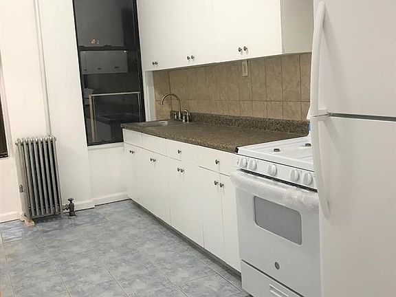 4th image of 247 21st St APT 1L