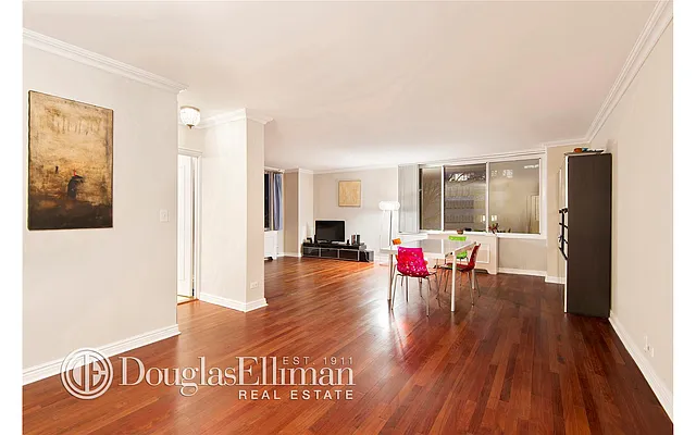 Sold by Douglas Elliman | media 20