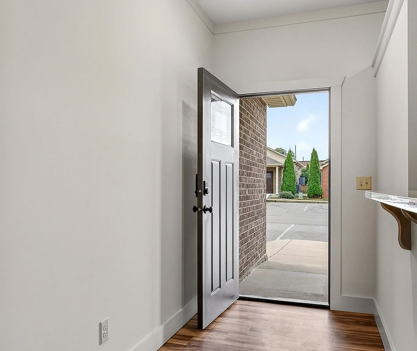 3 bed, 2.5 bath, 1503 sqft, $1,725 — Photo 4