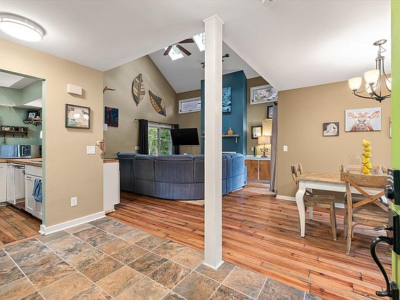 5th image of 144 Mansfield Blvd