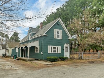 100 W Meadow Rd, Lowell, MA, 01854